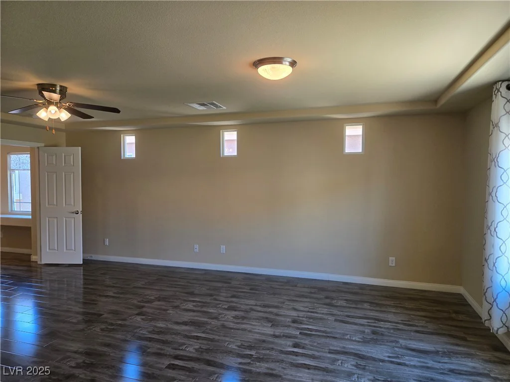6538 Creekside Cellars, Las Vegas, NV 89139