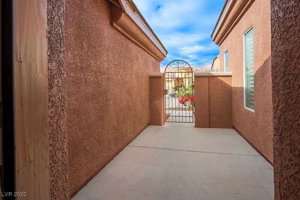 9644 Padre Peak, Las Vegas, NV 89178