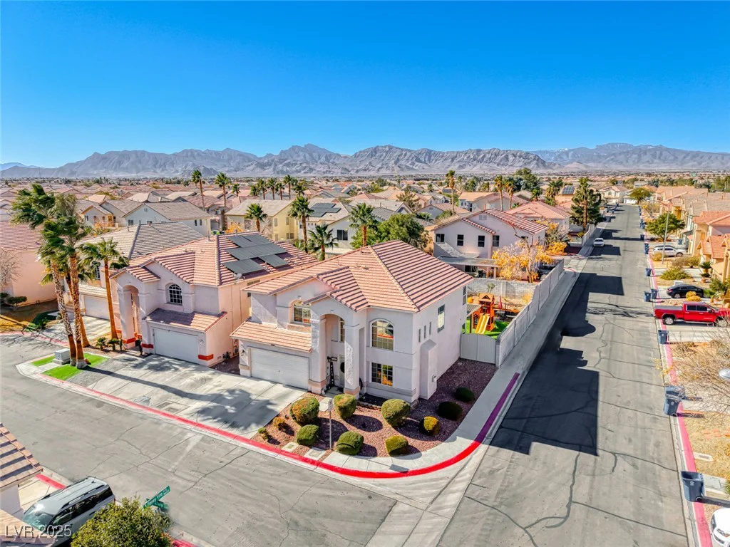 8125 Caramel Gorge, Las Vegas, NV 89143