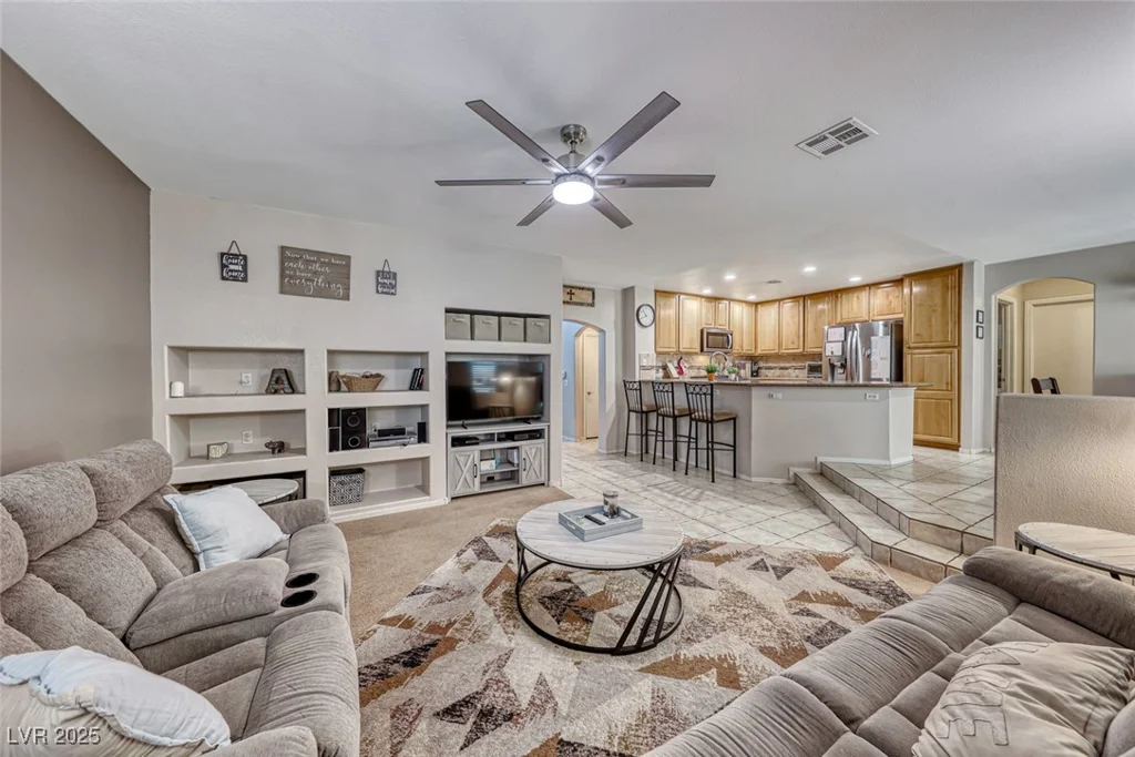 8125 Caramel Gorge, Las Vegas, NV 89143