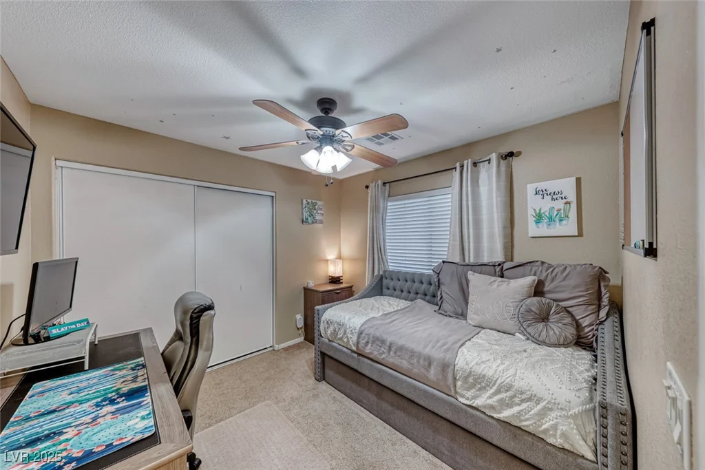 8125 Caramel Gorge, Las Vegas, NV 89143