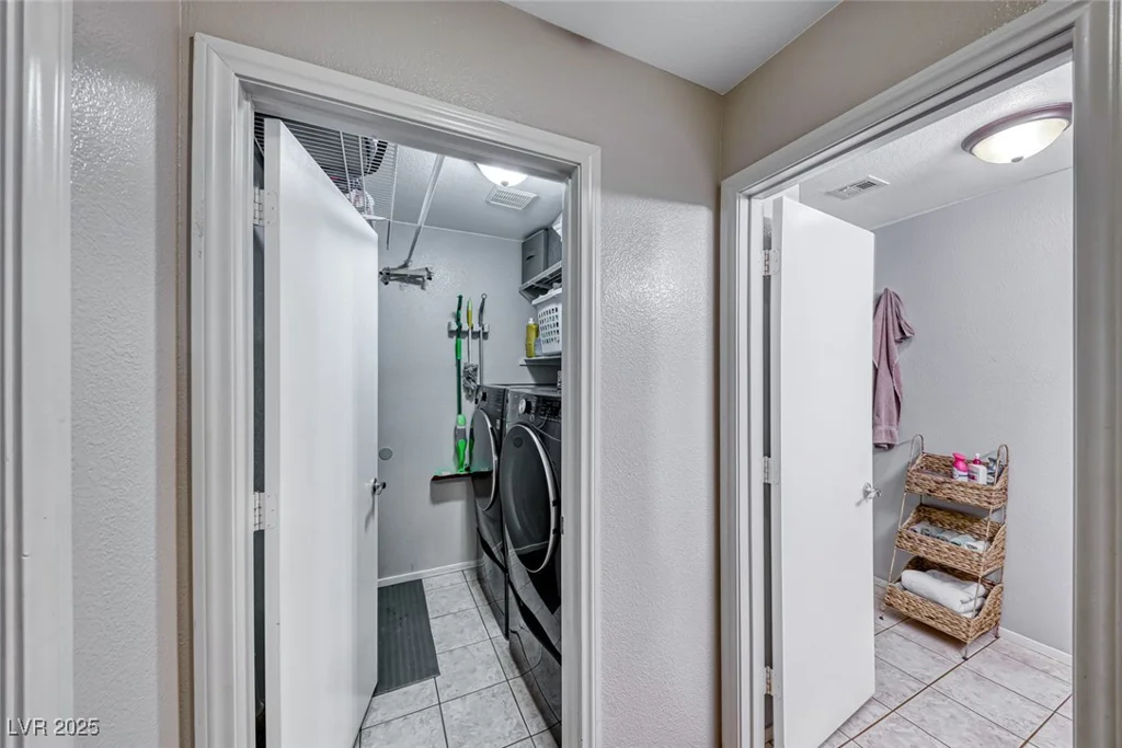 8125 Caramel Gorge, Las Vegas, NV 89143