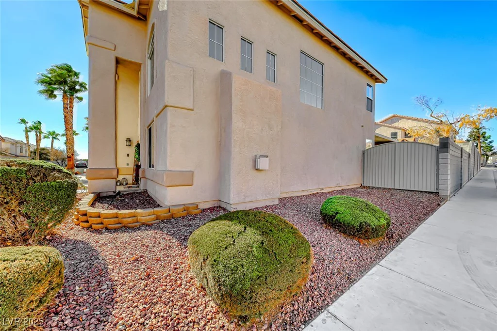 8125 Caramel Gorge, Las Vegas, NV 89143