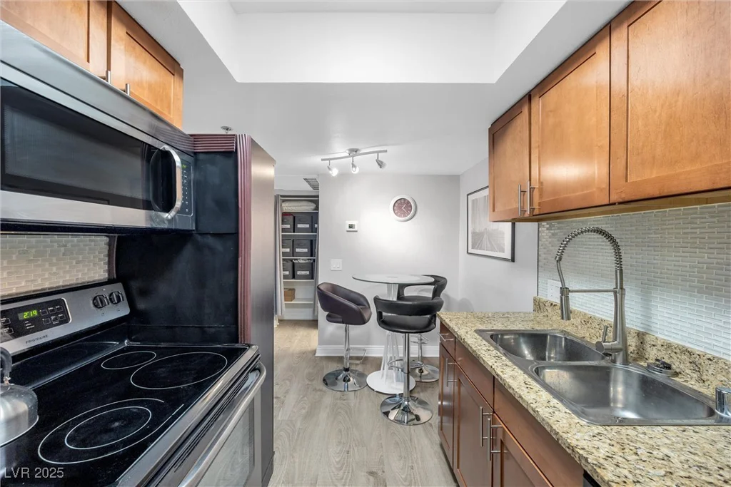 4200 Valley View, Las Vegas, NV 89103