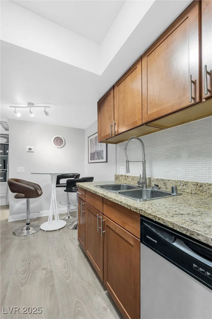4200 Valley View, Las Vegas, NV 89103