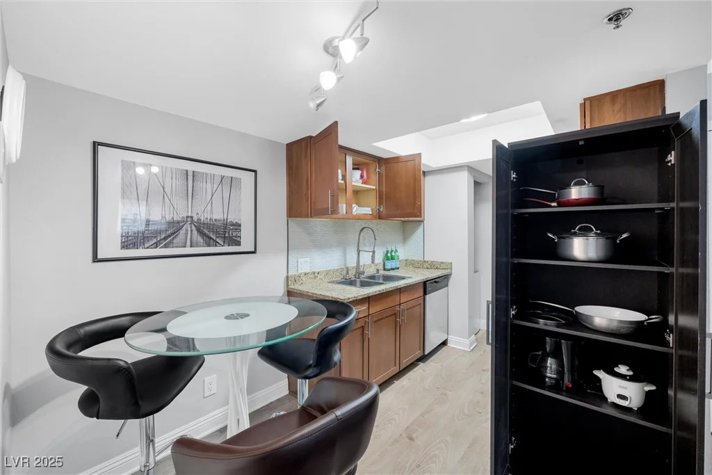 4200 Valley View, Las Vegas, NV 89103