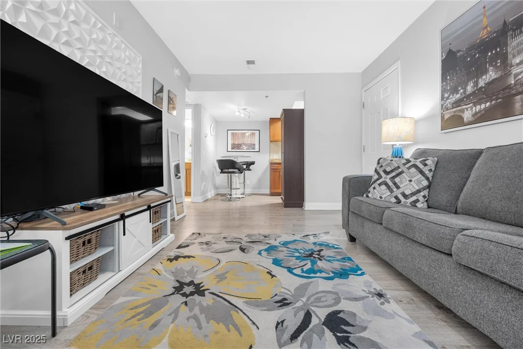 4200 Valley View, Las Vegas, NV 89103