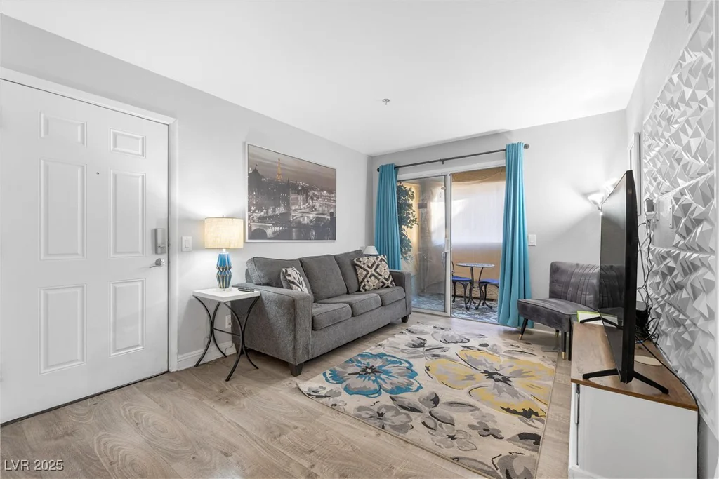 4200 Valley View, Las Vegas, NV 89103
