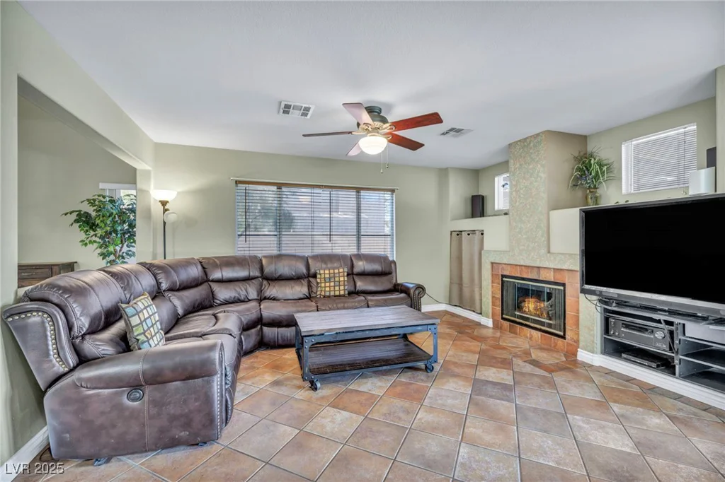 716 Amber Hills, Las Vegas, NV 89123