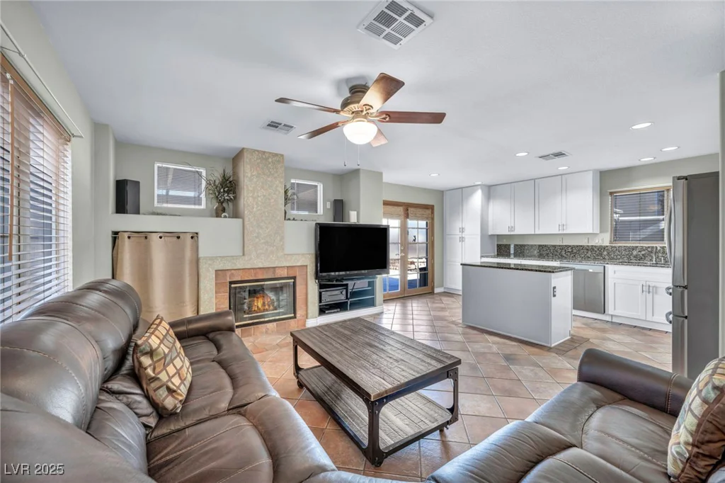 716 Amber Hills, Las Vegas, NV 89123