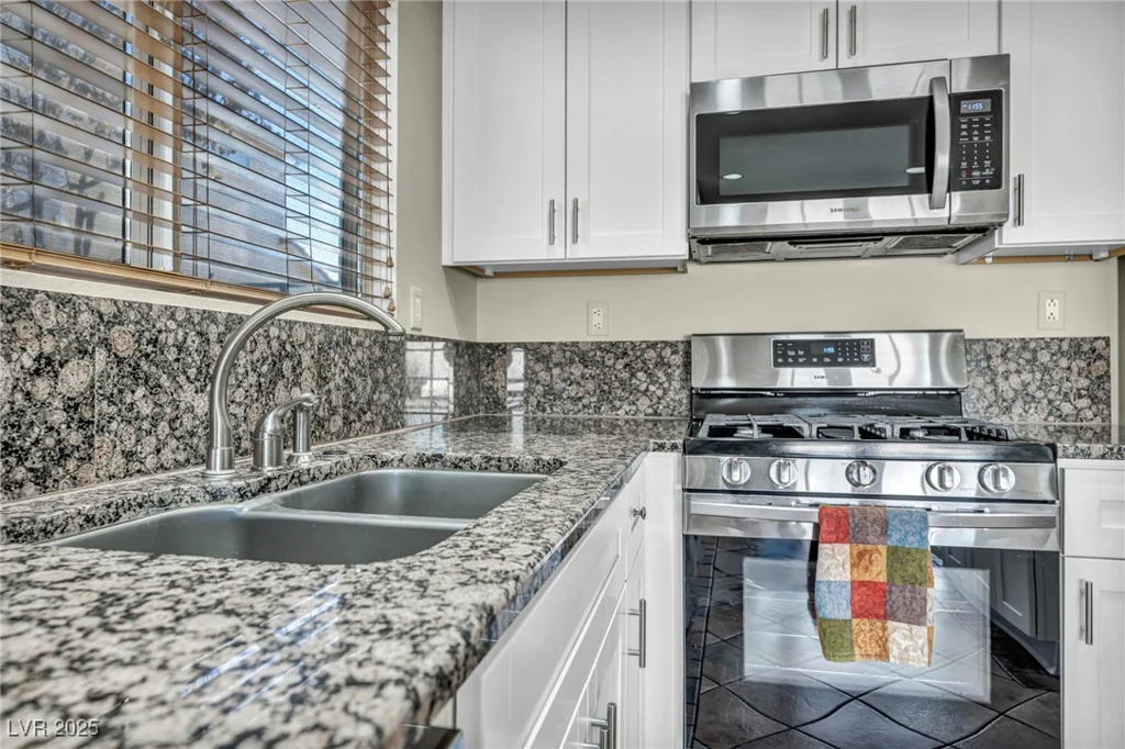 716 Amber Hills, Las Vegas, NV 89123