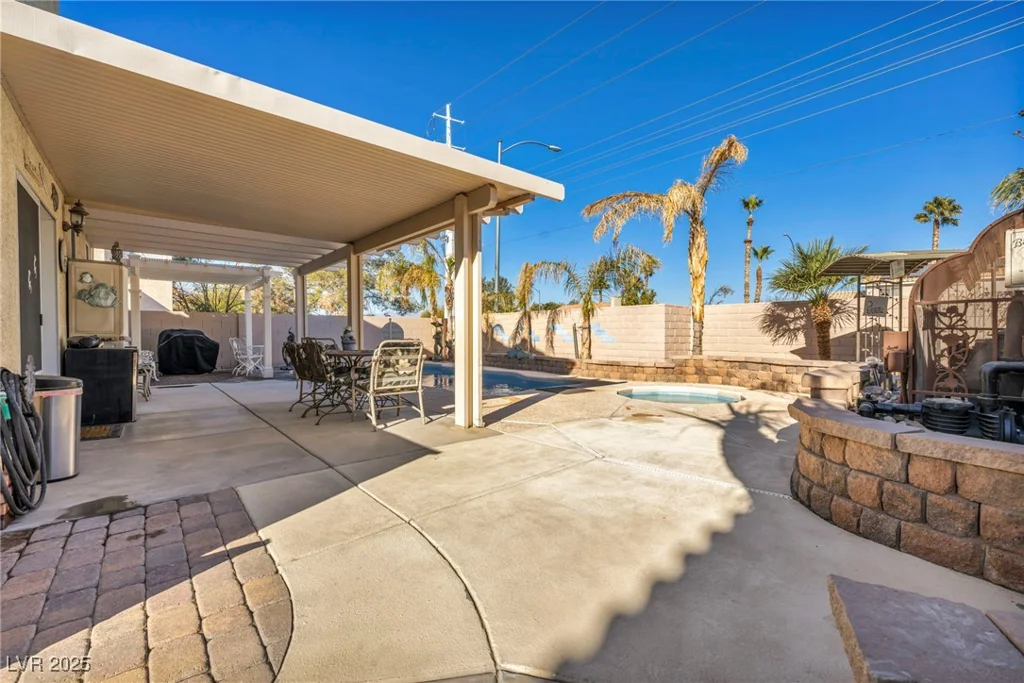 716 Amber Hills, Las Vegas, NV 89123