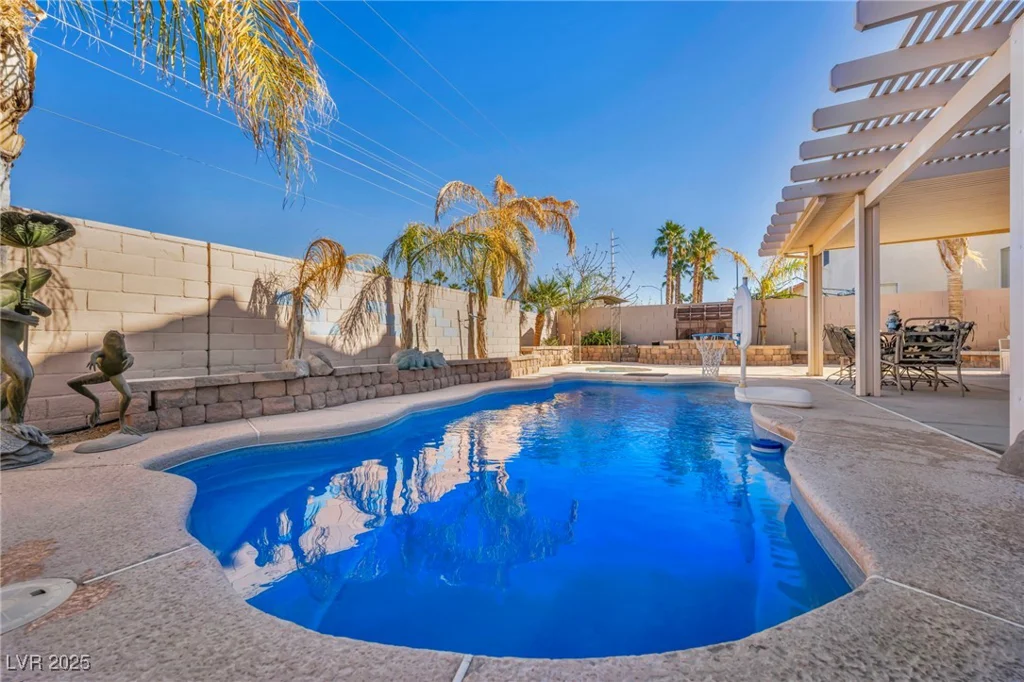 716 Amber Hills, Las Vegas, NV 89123