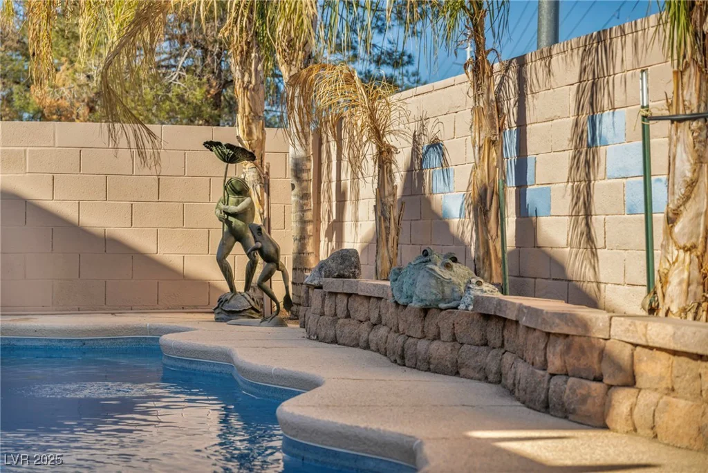 716 Amber Hills, Las Vegas, NV 89123