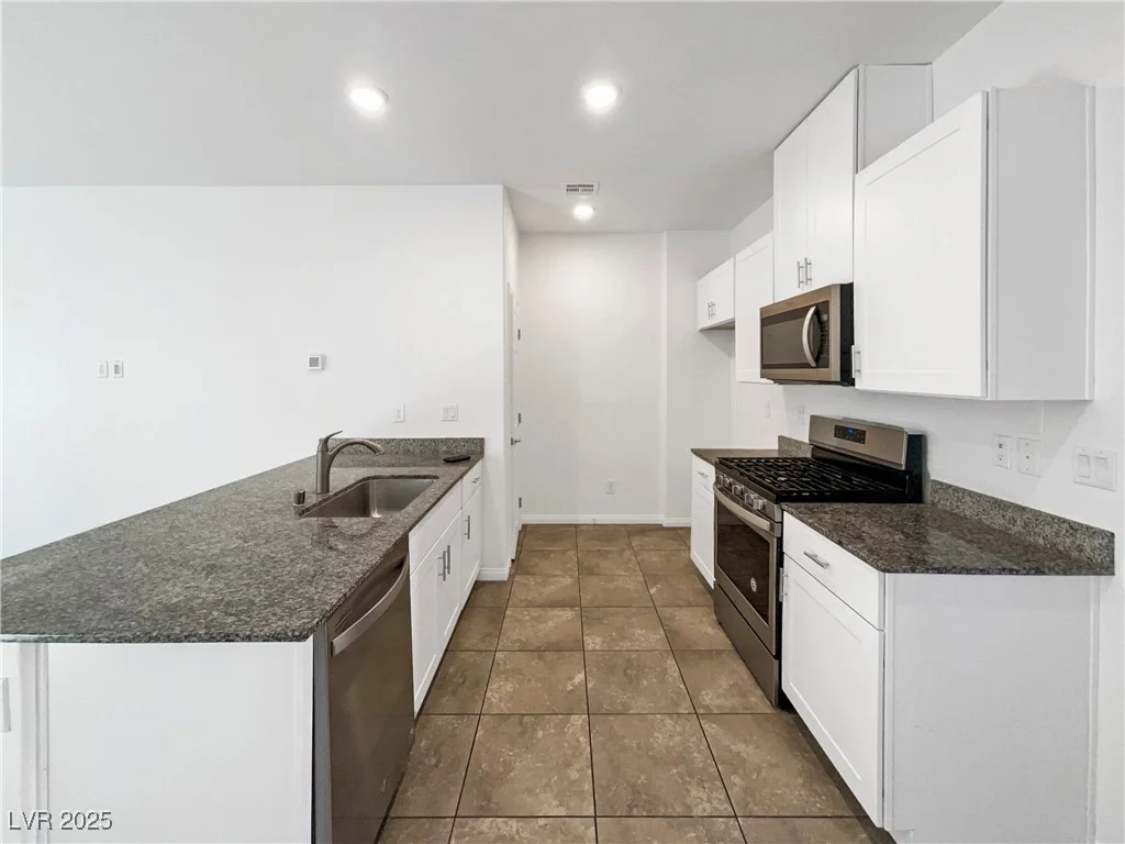 7355 Sunray Point, North Las Vegas, NV 89084