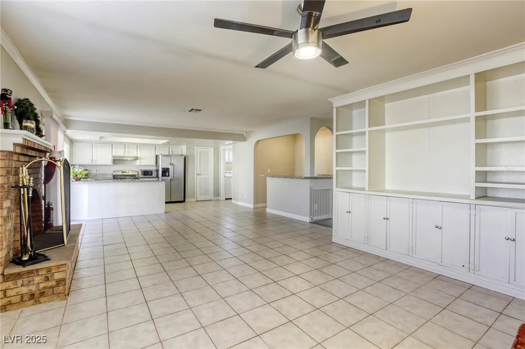 6812 Greydawn, Las Vegas, NV 89108
