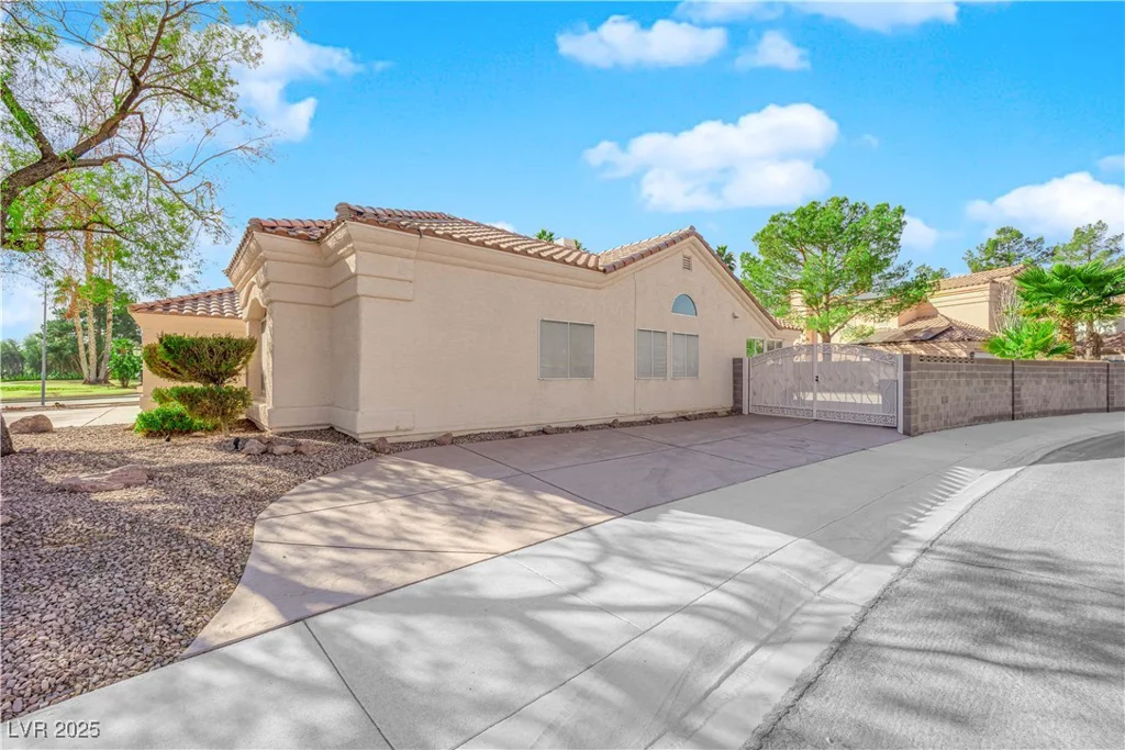 4509 Crimson Leaf, Las Vegas, NV 89130