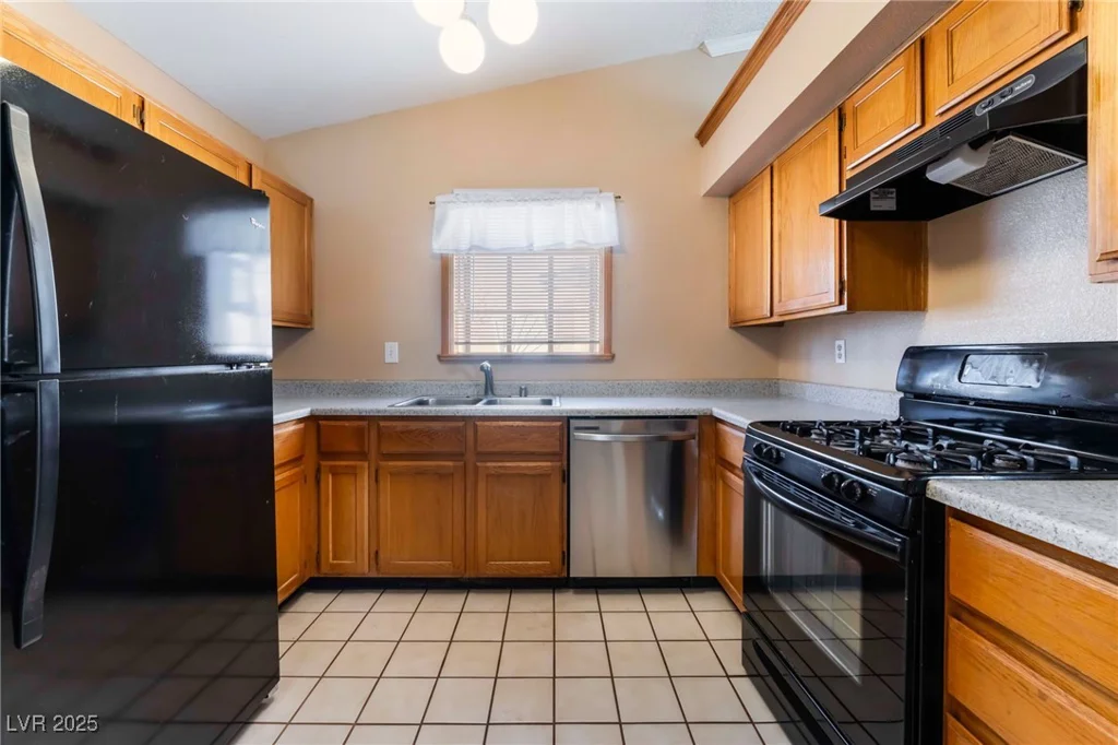 6624 Chardonay, Las Vegas, NV 89108