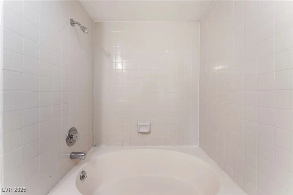 6624 Chardonay, Las Vegas, NV 89108