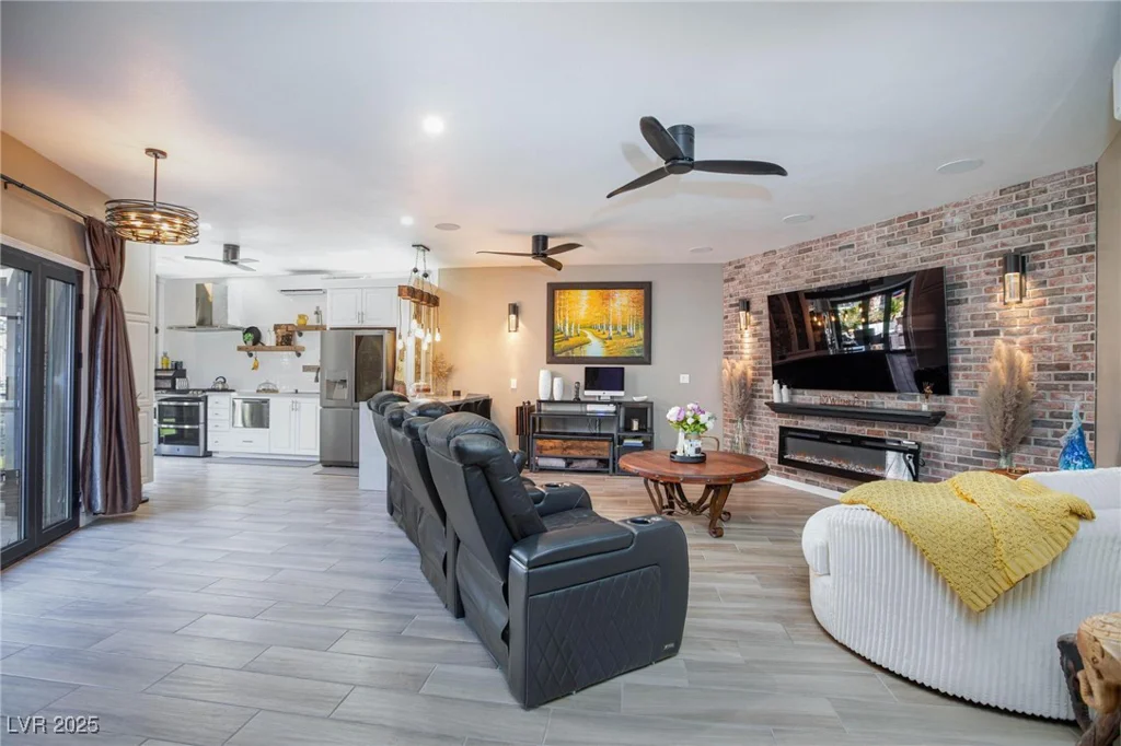 8175 Arville, Las Vegas, NV 89139