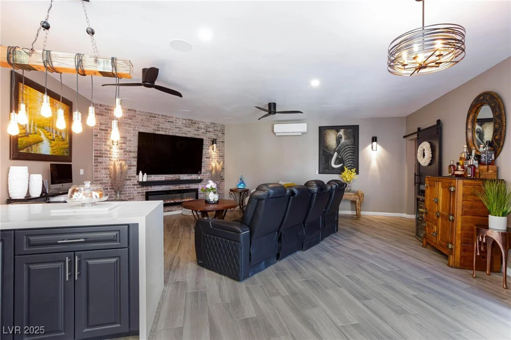 8175 Arville, Las Vegas, NV 89139