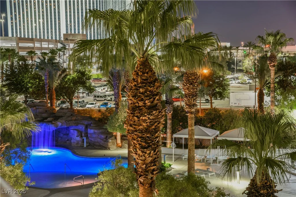 222 KAREN, Las Vegas, NV 89109