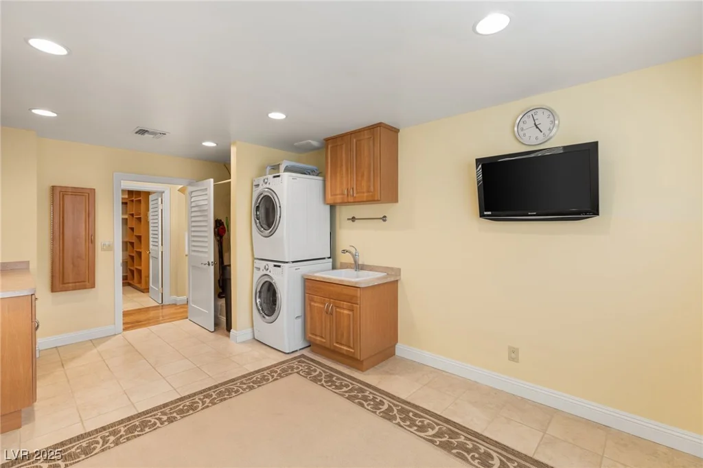3105 Conners, Las Vegas, NV 89107