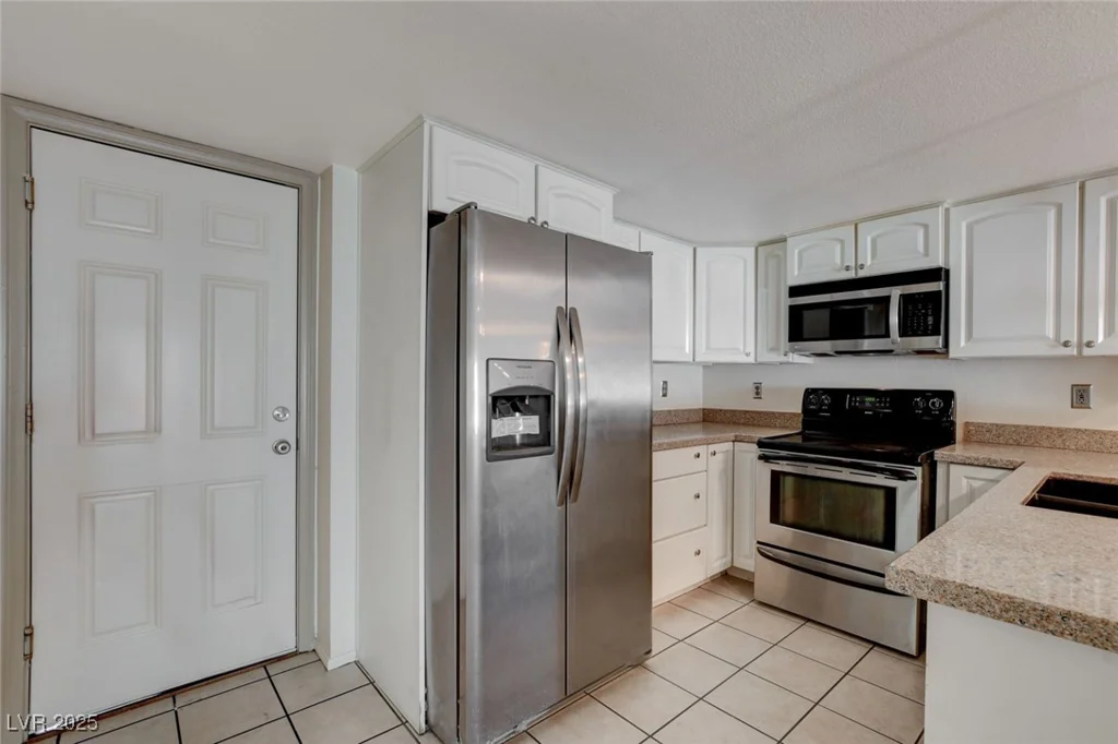 8945 Clairton, Las Vegas, NV 89117