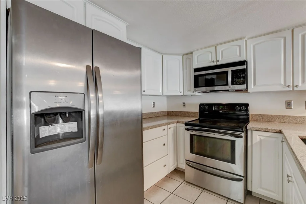 8945 Clairton, Las Vegas, NV 89117