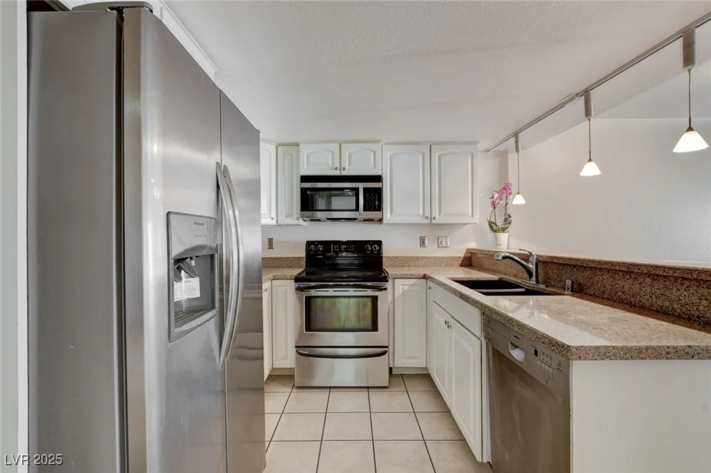 8945 Clairton, Las Vegas, NV 89117