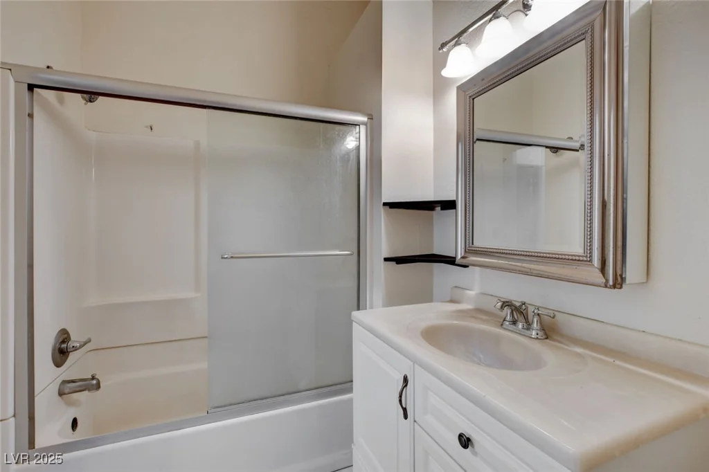 8945 Clairton, Las Vegas, NV 89117