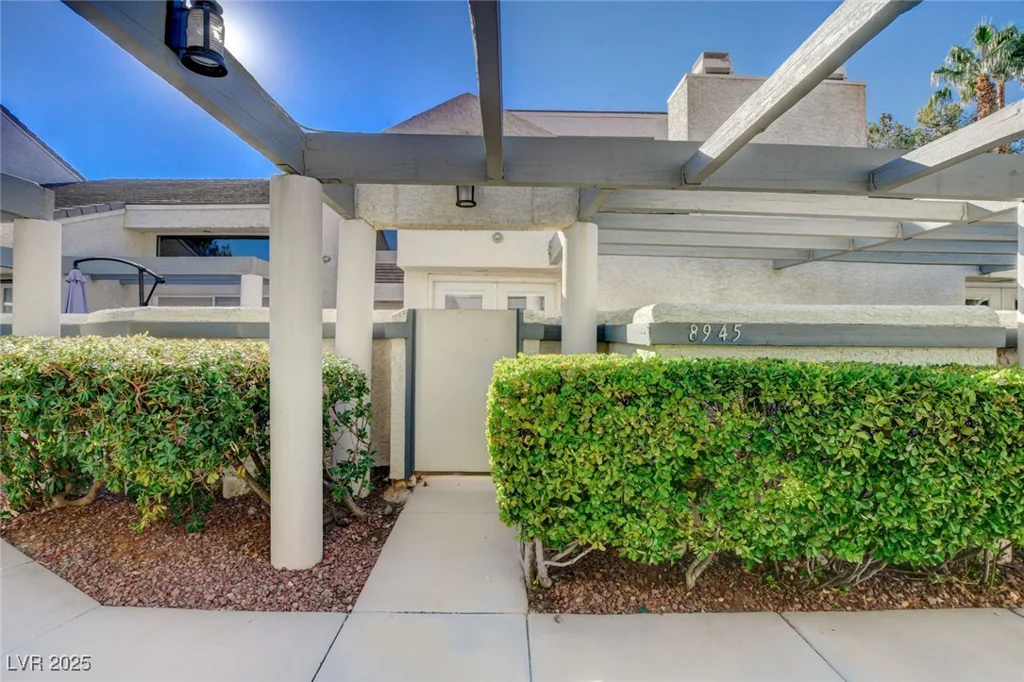 8945 Clairton, Las Vegas, NV 89117
