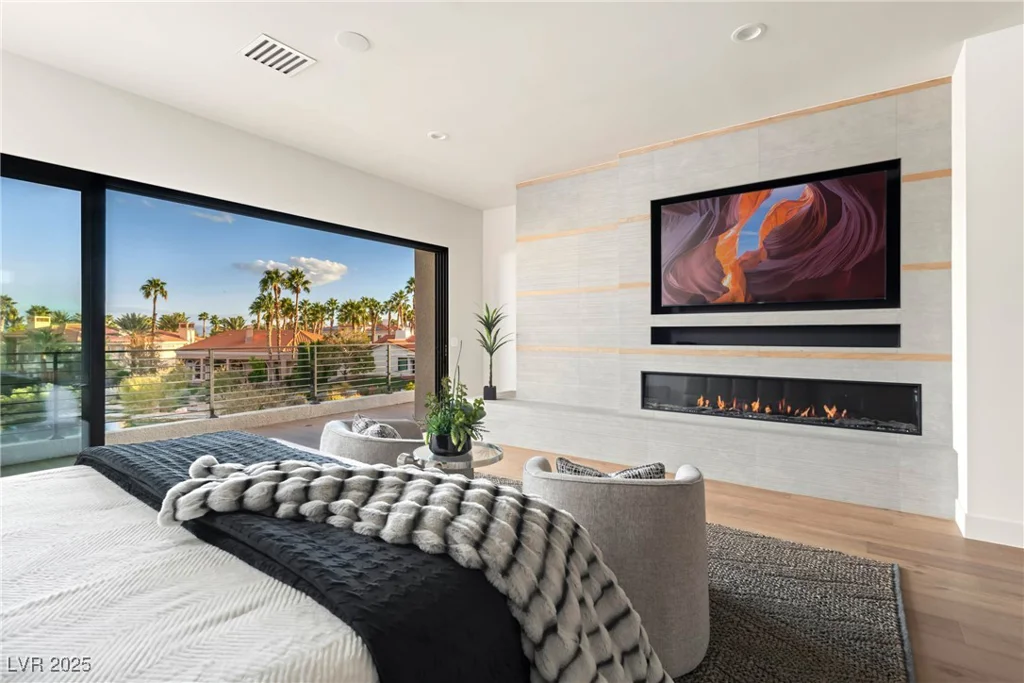 8913 Canyon Springs, Las Vegas, NV 89117