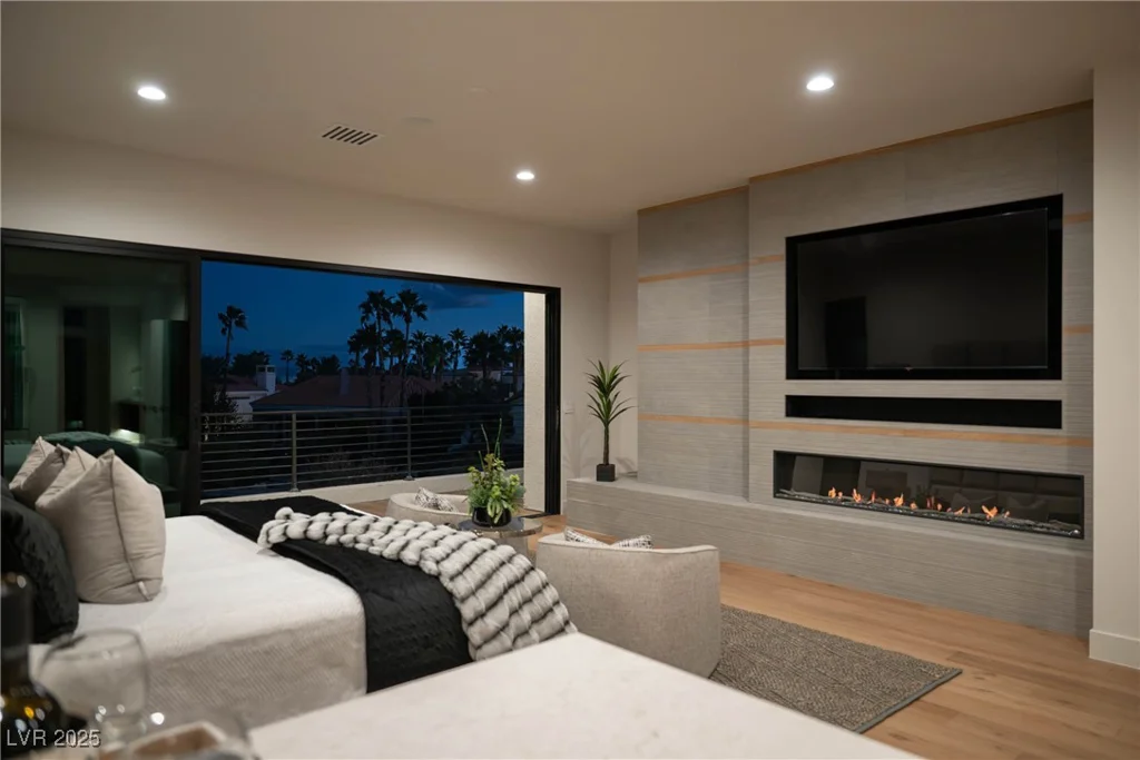 8913 Canyon Springs, Las Vegas, NV 89117