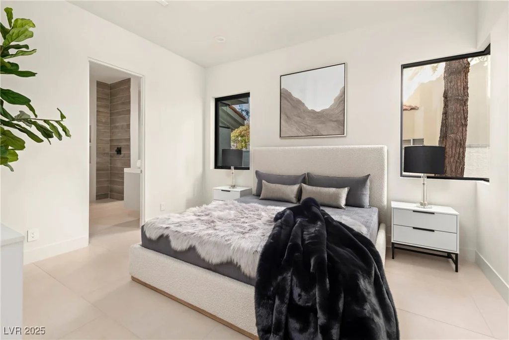 8913 Canyon Springs, Las Vegas, NV 89117