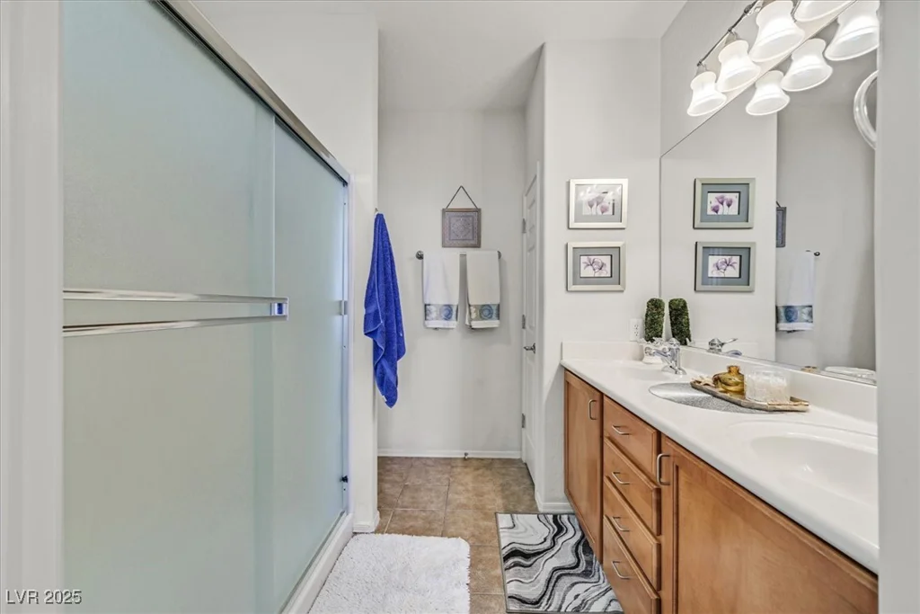 6072 ISOLA PEAK, Las Vegas, NV 89122