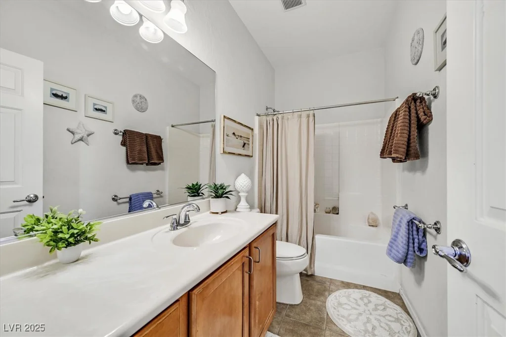 6072 ISOLA PEAK, Las Vegas, NV 89122