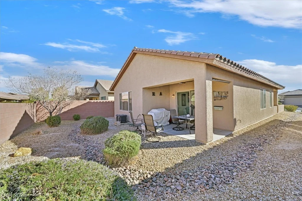 6072 ISOLA PEAK, Las Vegas, NV 89122