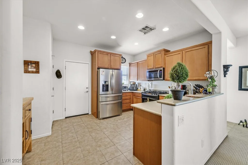 6072 ISOLA PEAK, Las Vegas, NV 89122