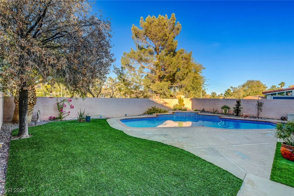 2430 Antler Point, Henderson, NV 89074