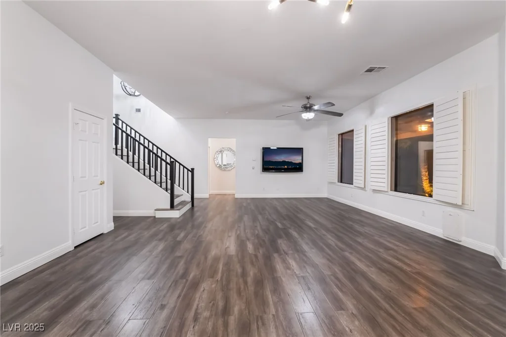 6010 Garthmore, Las Vegas, NV 89141