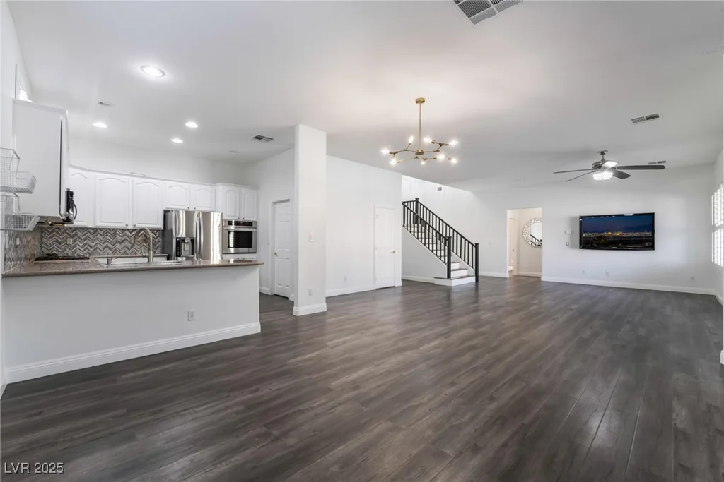 6010 Garthmore, Las Vegas, NV 89141