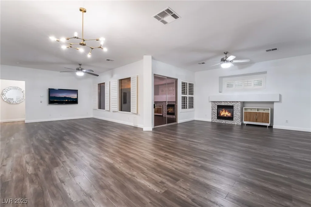 6010 Garthmore, Las Vegas, NV 89141