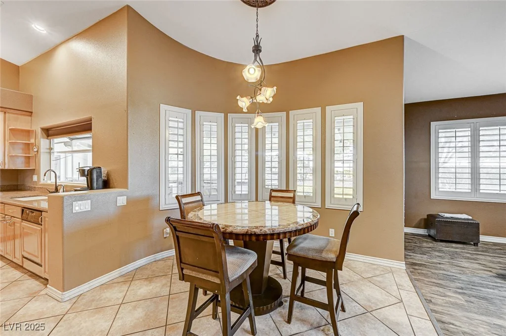 7015 Jensen, Las Vegas, NV 89149
