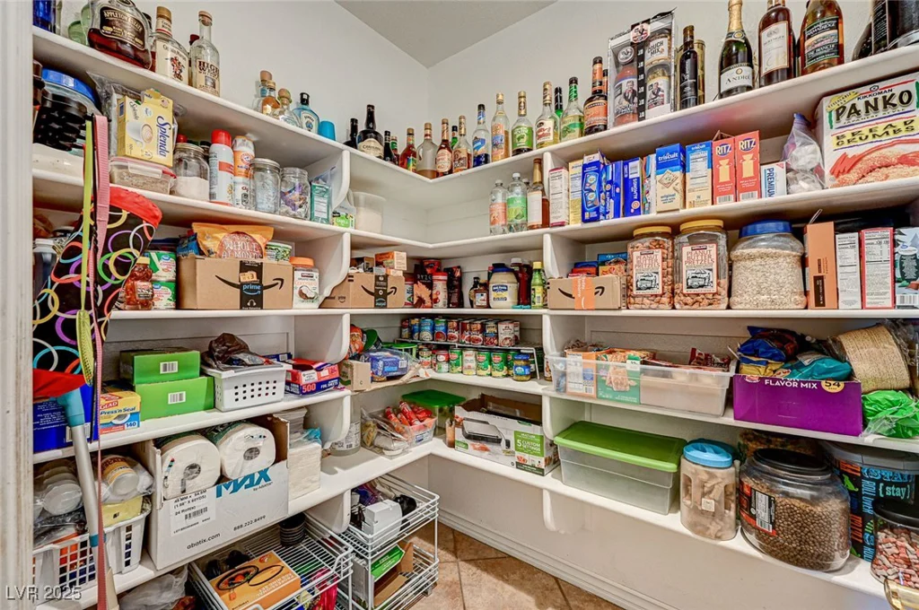7015 Jensen, Las Vegas, NV 89149