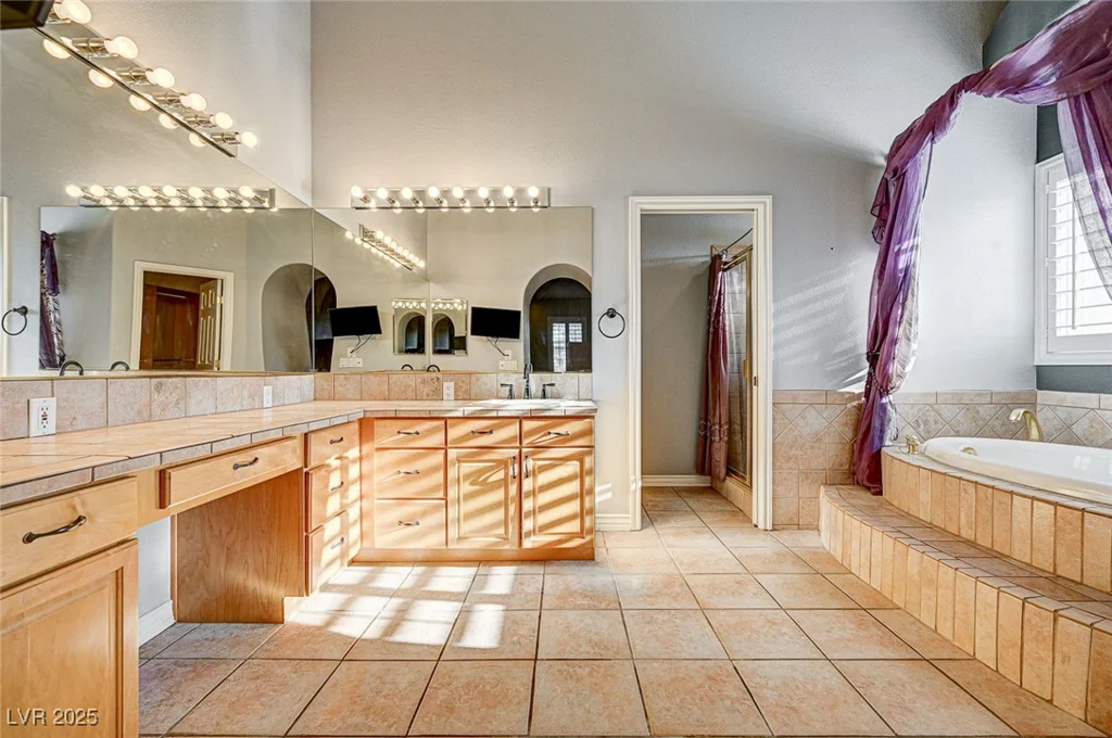 7015 Jensen, Las Vegas, NV 89149