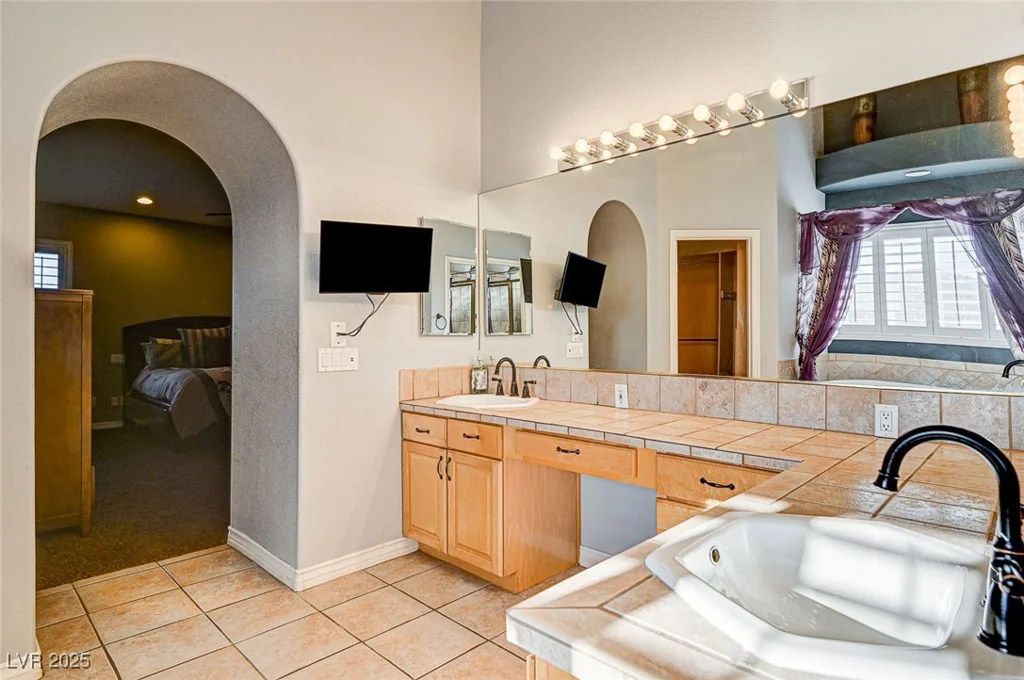 7015 Jensen, Las Vegas, NV 89149
