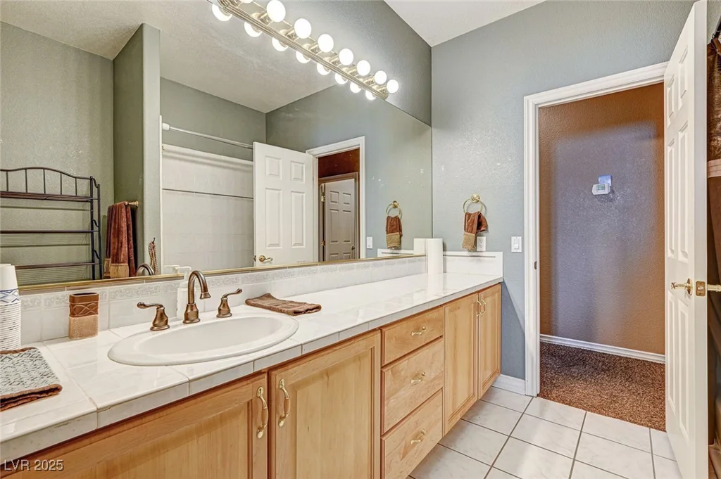 7015 Jensen, Las Vegas, NV 89149