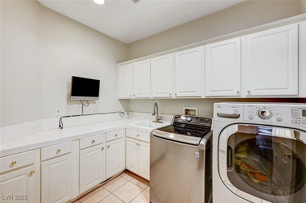 7015 Jensen, Las Vegas, NV 89149