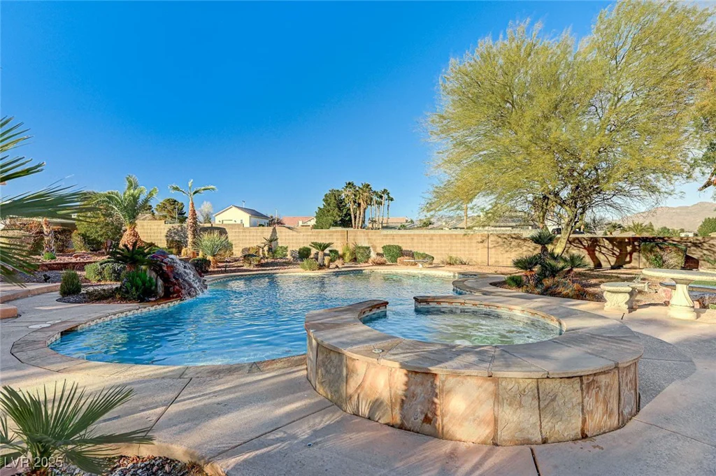 7015 Jensen, Las Vegas, NV 89149